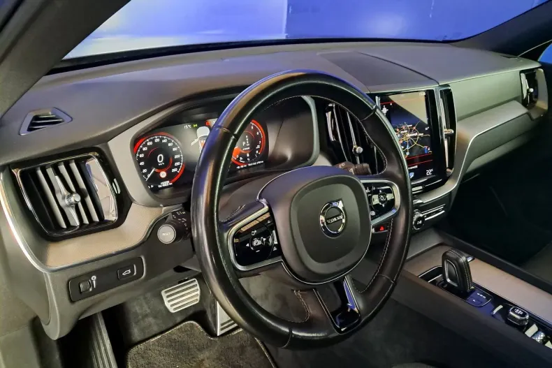 Volvo XC60 din 2021 cu 102.838 km - oferta VOL140111 - foto 11