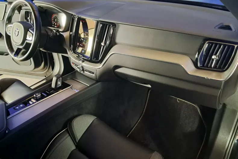 Volvo XC60 din 2021 cu 102.838 km - oferta VOL140111 - foto 18