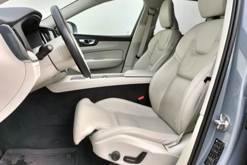 Volvo XC60 din 2023 cu 69.606 km - oferta VOL140131 - foto 5