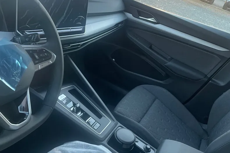 Volkswagen Golf din 2025 cu 4 km - oferta VOL140137 - foto 7