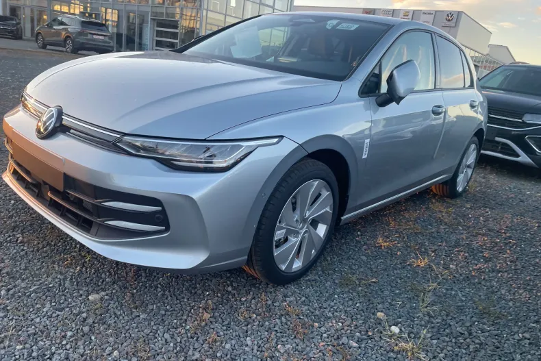 Volkswagen Golf din 2025 cu 4 km - oferta VOL140137 - foto 8