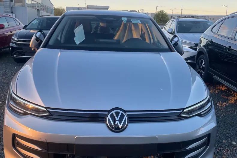 Volkswagen Golf din 2025 cu 4 km - oferta VOL140137 - foto 9