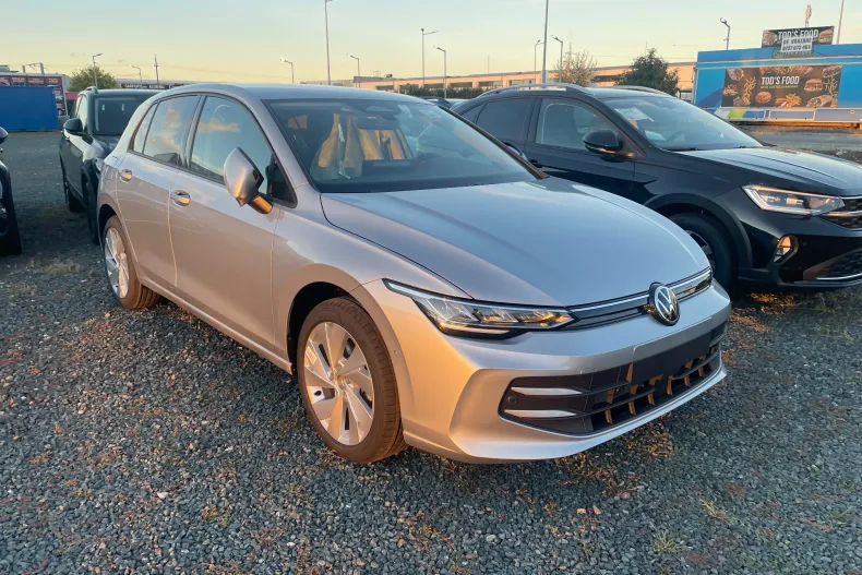 Volkswagen Golf din 2025 cu 4 km - oferta VOL140137 - foto 10