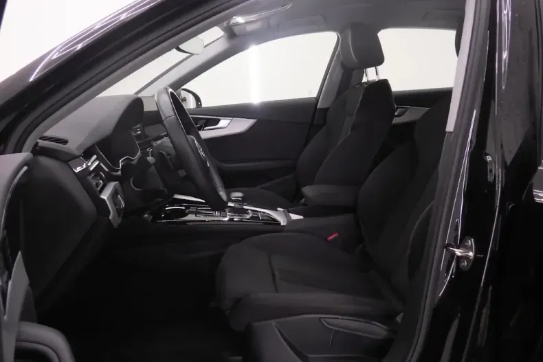 Audi A4 din 2023 cu 59.865 km - oferta AUD140179 - foto 5