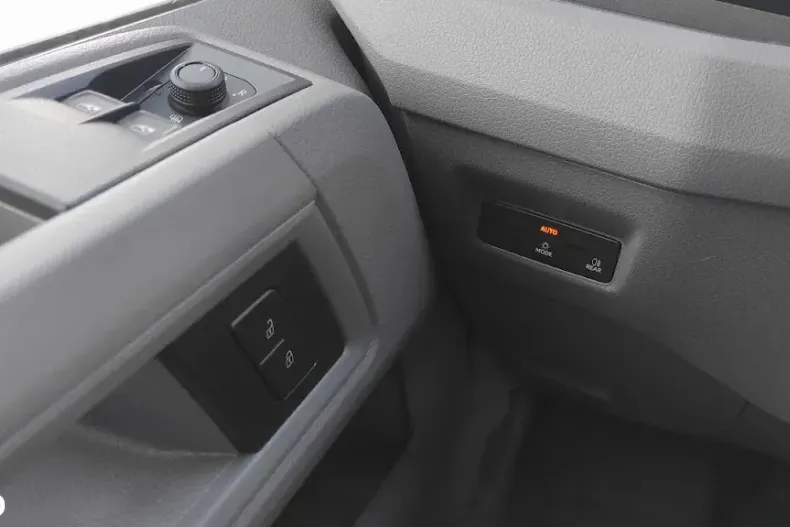 Volkswagen Crafter din 2025 cu 5 km - oferta VOL140199 - foto 13