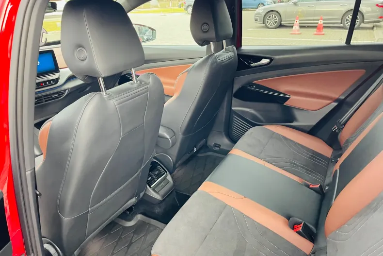 Volkswagen ID.4 din 2023 cu 13.900 km - oferta VOL140205 - foto 14