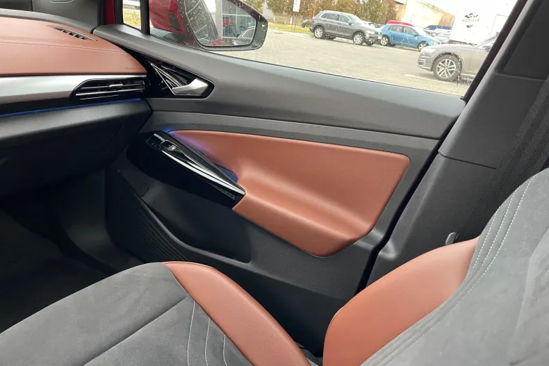 Volkswagen ID.4 din 2023 cu 13.900 km - oferta VOL140205 - foto 29