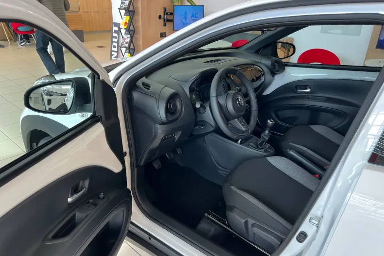 Toyota Aygo din 2025 cu 2 km - oferta TOY140219 - foto 5