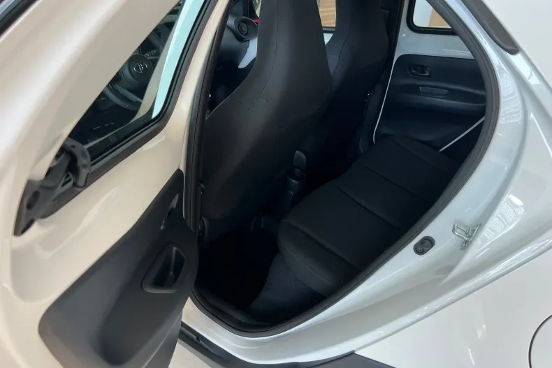 Toyota Aygo din 2025 cu 2 km - oferta TOY140219 - foto 8
