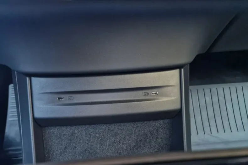 Volvo EX90 din 2025 cu 2.481 km - oferta VOL140241 - foto 33