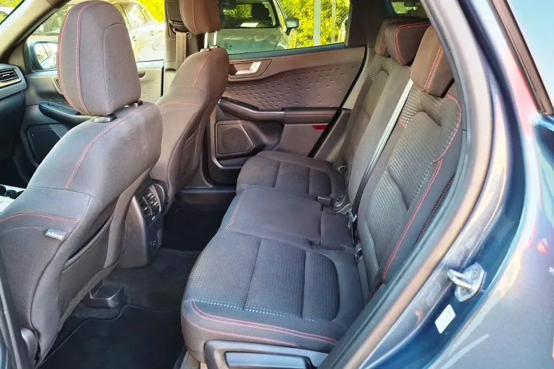 Ford Kuga din 2020 cu 102.574 km - oferta FOR140257 - foto 9