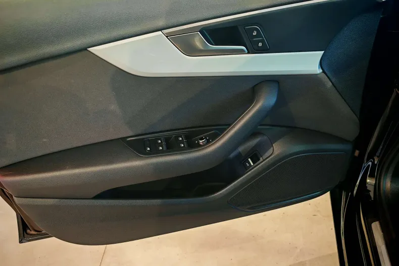 Audi A4 din 2020 cu 152.074 km - oferta AUD140261 - foto 24