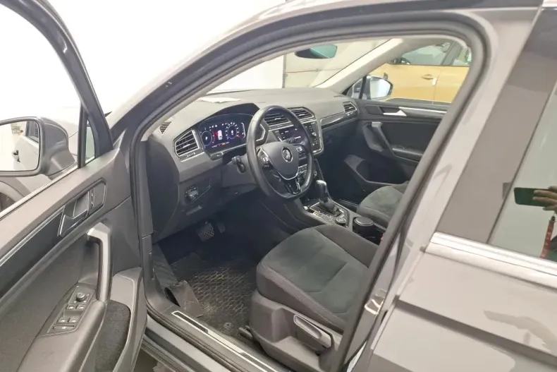 Volkswagen Tiguan din 2020 cu 50.223 km - oferta VOL140267 - foto 3