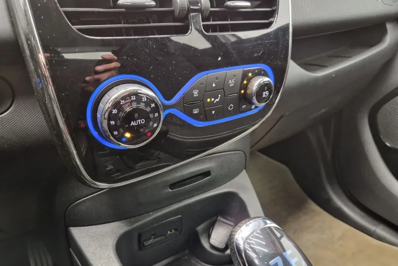 Renault ZOE din 2019 cu 62.673 km - oferta REN140272 - foto 10