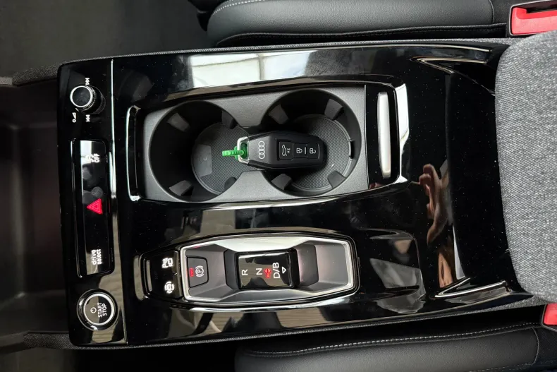 Audi Q6 din 2025 cu 0 km - oferta AUD140278 - foto 13