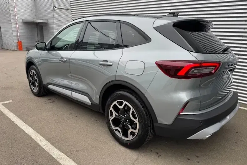 Ford Kuga din 2025 cu 6 km - oferta FOR140298 - foto 3