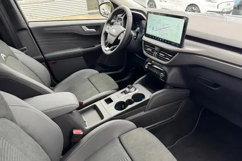 Ford Kuga din 2025 cu 6 km - oferta FOR140298 - foto 8