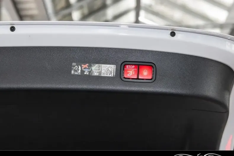 Mercedes-Benz GLC 450 din 2024 cu 14.901 km - oferta MER140345 - foto 7