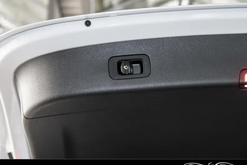 Mercedes-Benz GLC 450 din 2024 cu 14.901 km - oferta MER140345 - foto 8