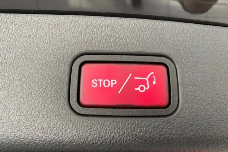 Mercedes-Benz GLC 200 din 2024 cu 13.829 km - oferta MER140349 - foto 9