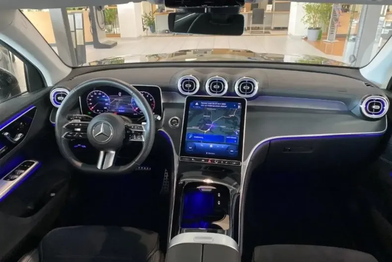 Mercedes-Benz GLC 200 din 2024 cu 13.829 km - oferta MER140349 - foto 11