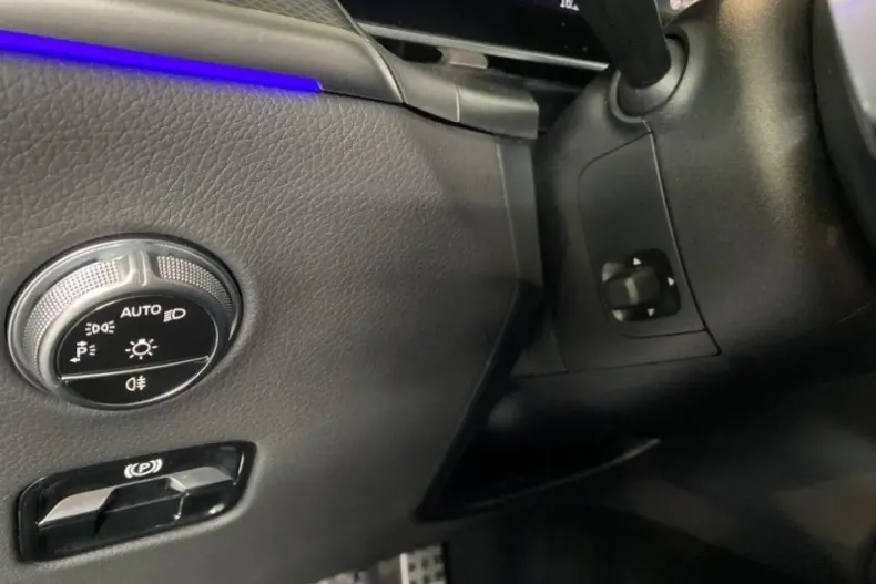 Mercedes-Benz GLC 200 din 2024 cu 13.829 km - oferta MER140349 - foto 13