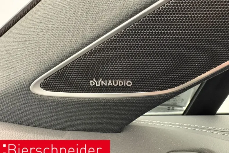 Volkswagen Touareg din 2023 cu 41.225 km - oferta VOL140350 - foto 28