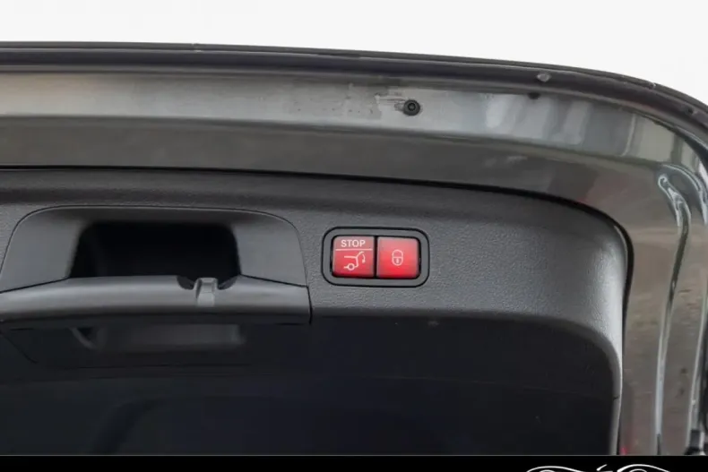 Mercedes-Benz GLE 300 din 2024 cu 20.900 km - oferta MER140362 - foto 7