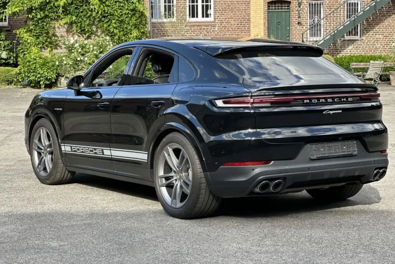 Porsche Cayenne din 2023 cu 23.100 km - oferta POR140365 - foto 3