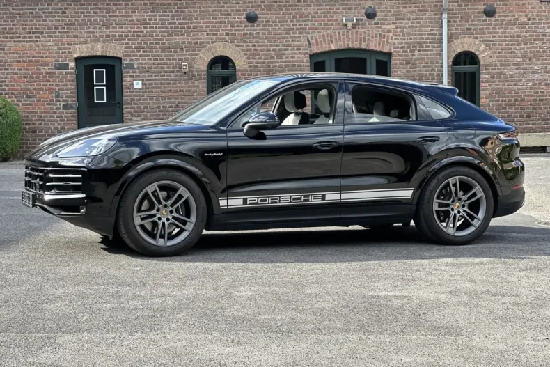 Porsche Cayenne din 2023 cu 23.100 km - oferta POR140365 - foto 6