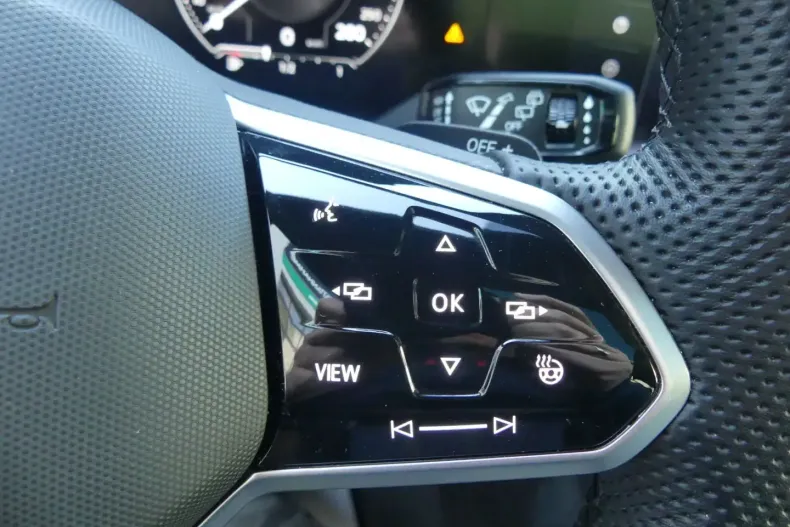 Volkswagen Touareg din 2023 cu 49.899 km - oferta VOL140375 - foto 18