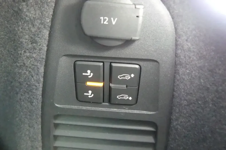 Volkswagen Touareg din 2023 cu 49.899 km - oferta VOL140375 - foto 23