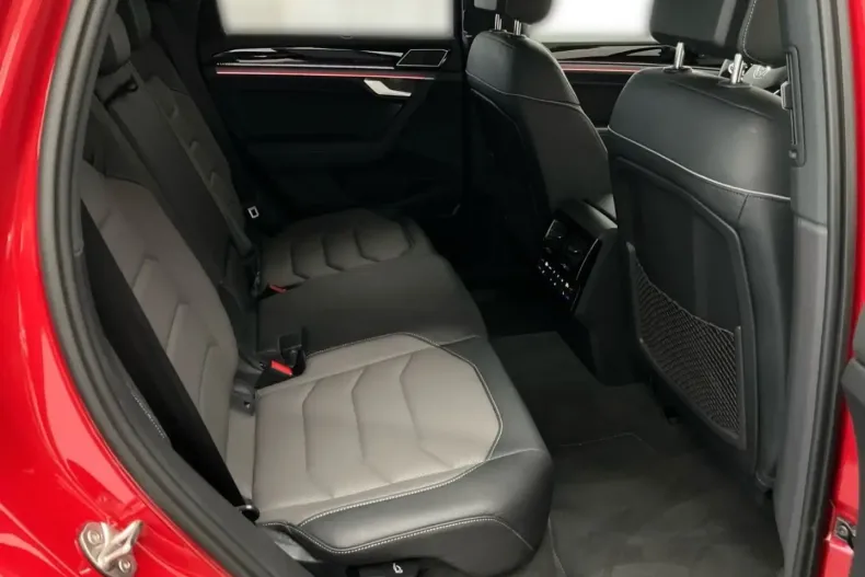 Volkswagen Touareg din 2023 cu 15.250 km - oferta VOL140376 - foto 9