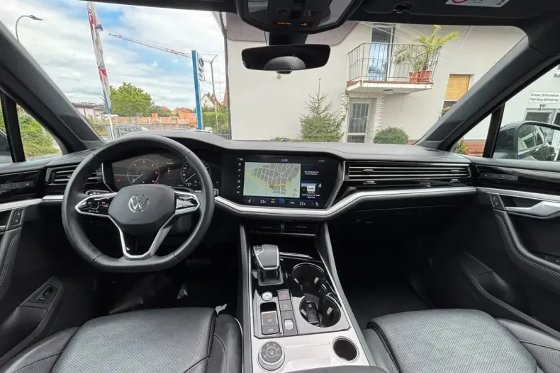 Volkswagen Touareg din 2023 cu 17.729 km - oferta VOL140377 - foto 18