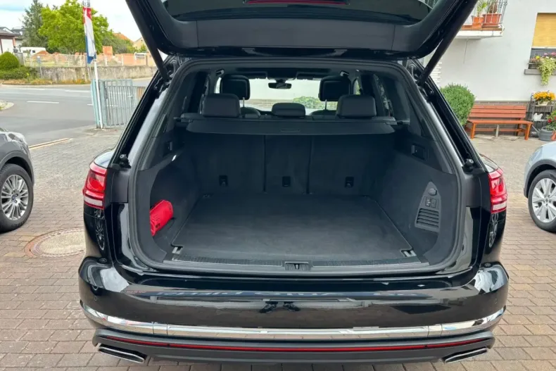 Volkswagen Touareg din 2023 cu 17.729 km - oferta VOL140377 - foto 24