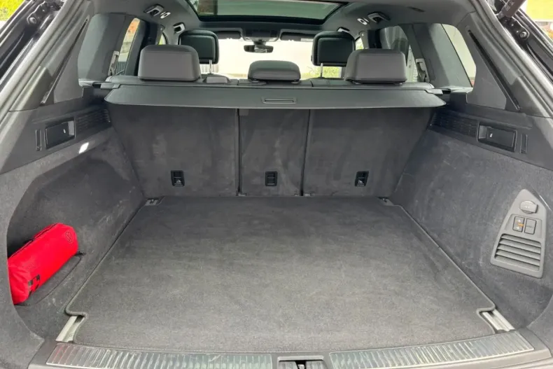 Volkswagen Touareg din 2023 cu 17.729 km - oferta VOL140377 - foto 25