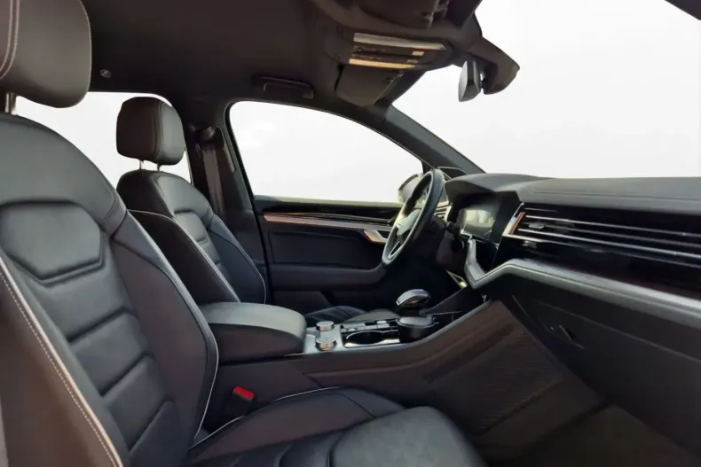 Volkswagen Touareg din 2023 cu 40.500 km - oferta VOL140378 - foto 12