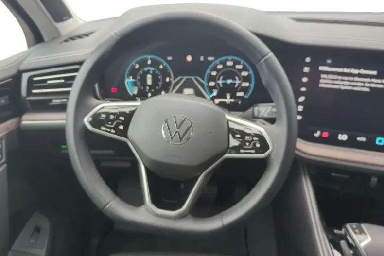 Volkswagen Touareg din 2024 cu 47.700 km - oferta VOL140379 - foto 12