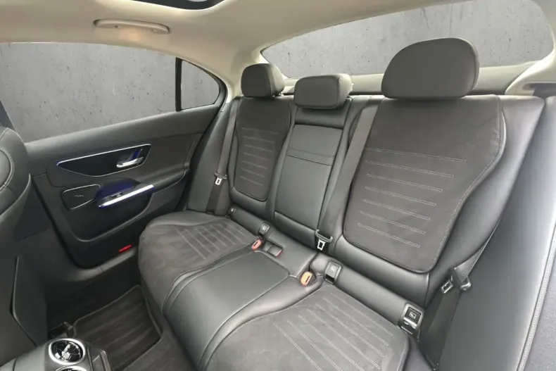 Mercedes-Benz C 300 din 2022 cu 52.913 km - oferta MER140384 - foto 13