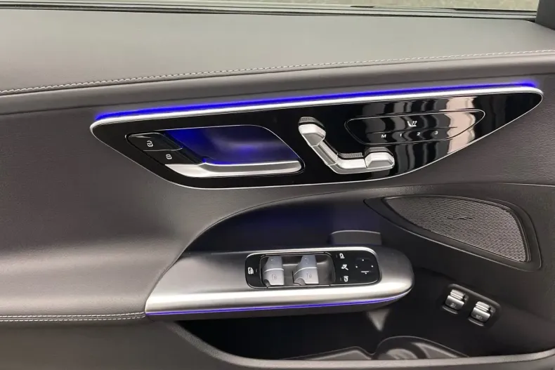 Mercedes-Benz C 300 din 2024 cu 10.500 km - oferta MER140389 - foto 12