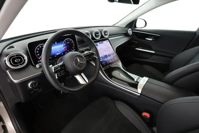 Mercedes-Benz C 300 din 2024 cu 5.936 km - oferta MER140395 - foto 3