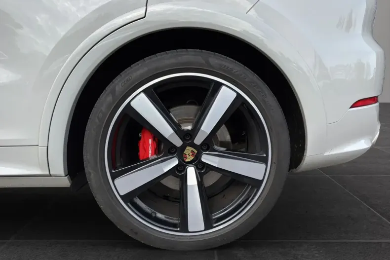 Porsche Cayenne din 2023 cu 68.100 km - oferta POR140397 - foto 8