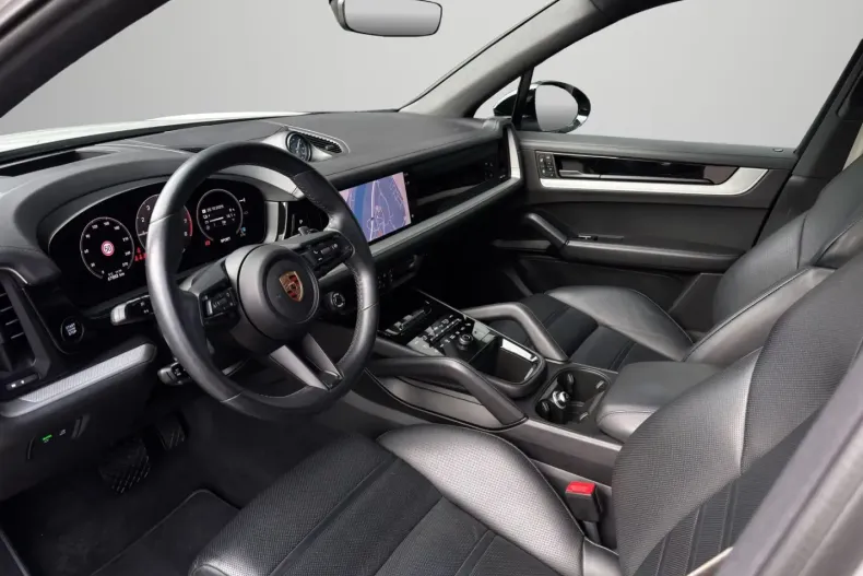 Porsche Cayenne din 2023 cu 68.100 km - oferta POR140397 - foto 9