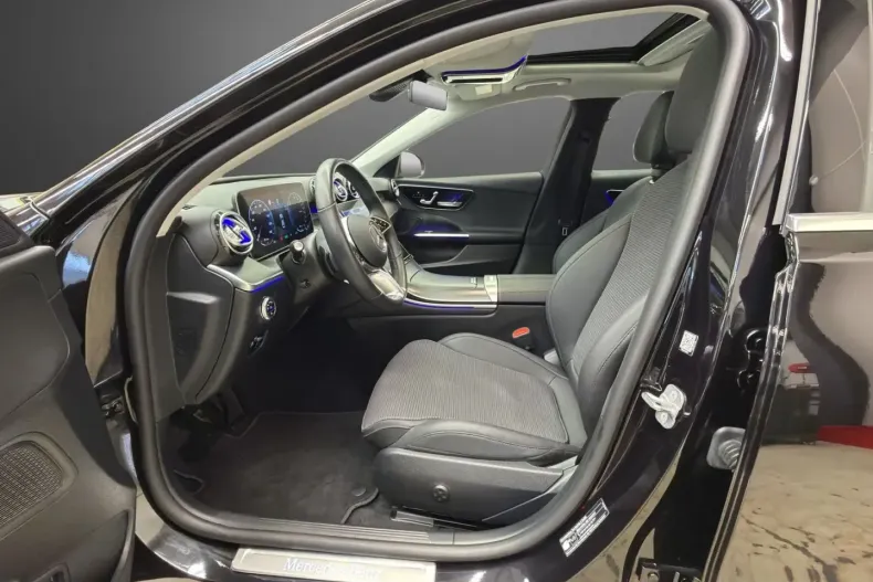 Mercedes-Benz C 300 din 2024 cu 24.361 km - oferta MER140399 - foto 7