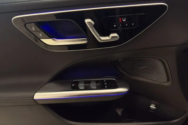 Mercedes-Benz C 300 din 2024 cu 16.235 km - oferta MER140400 - foto 6