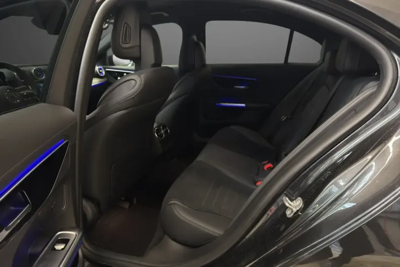 Mercedes-Benz C 300 din 2024 cu 16.235 km - oferta MER140400 - foto 8