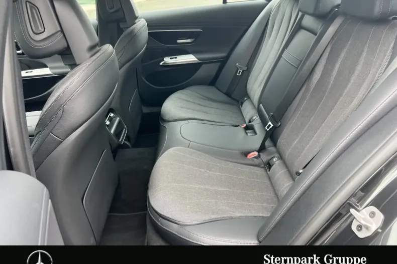 Mercedes-Benz E 220 din 2024 cu 12.139 km - oferta MER140412 - foto 19