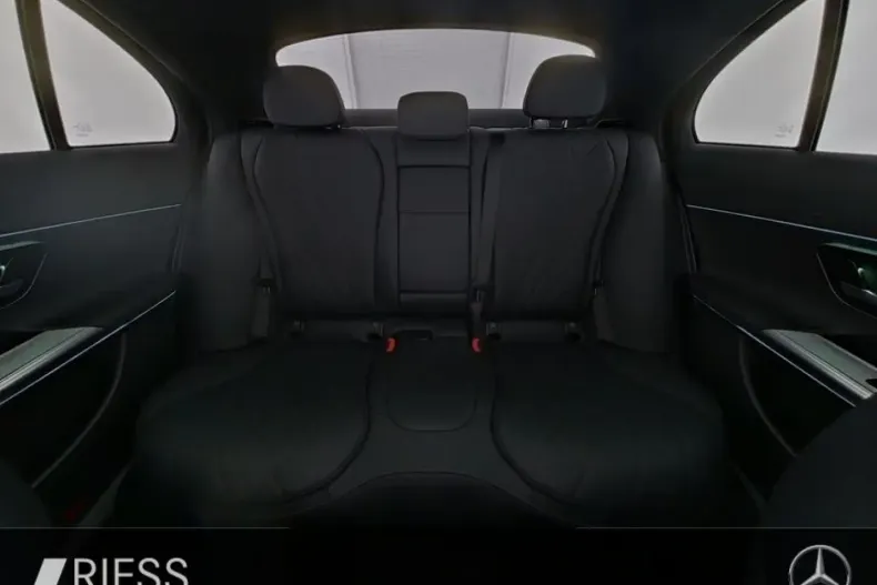 Mercedes-Benz E 200 din 2024 cu 40.572 km - oferta MER140416 - foto 7