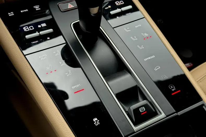 Porsche Macan din 2024 cu 7.850 km - oferta POR140430 - foto 16