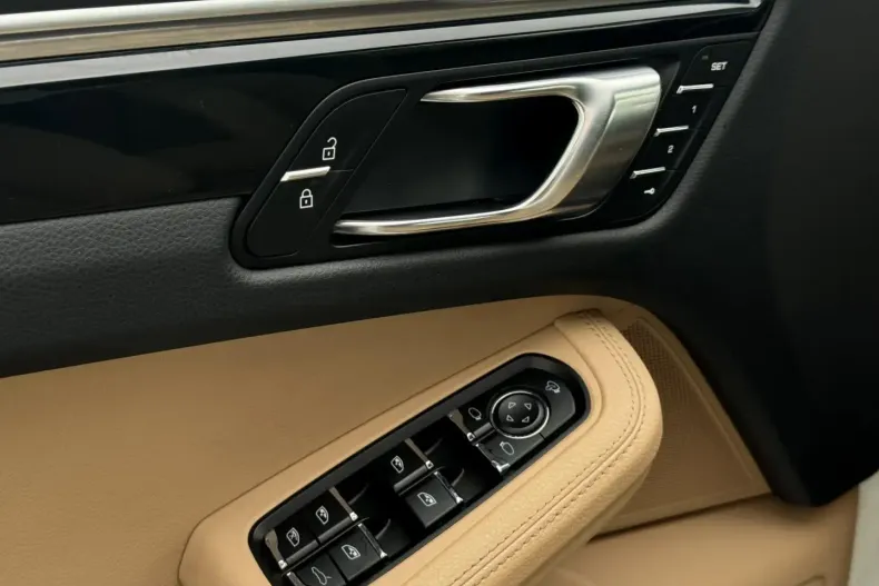 Porsche Macan din 2024 cu 7.850 km - oferta POR140430 - foto 17